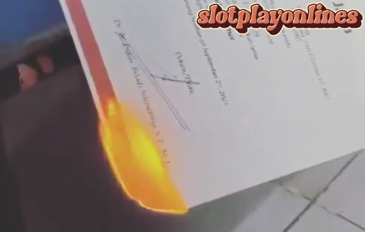 Viral Gegara Helm Tak Dikembalikan, Ijazah Pria Ini Malah Dibakar