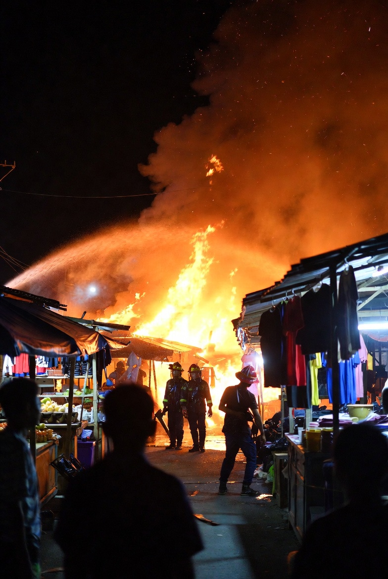 Berita Terkini: Kebakaran Hebat Melanda Pasar Malam Kampong Thom, Kerugian Diperkirakan Mencapai Ratusan Juta Riel