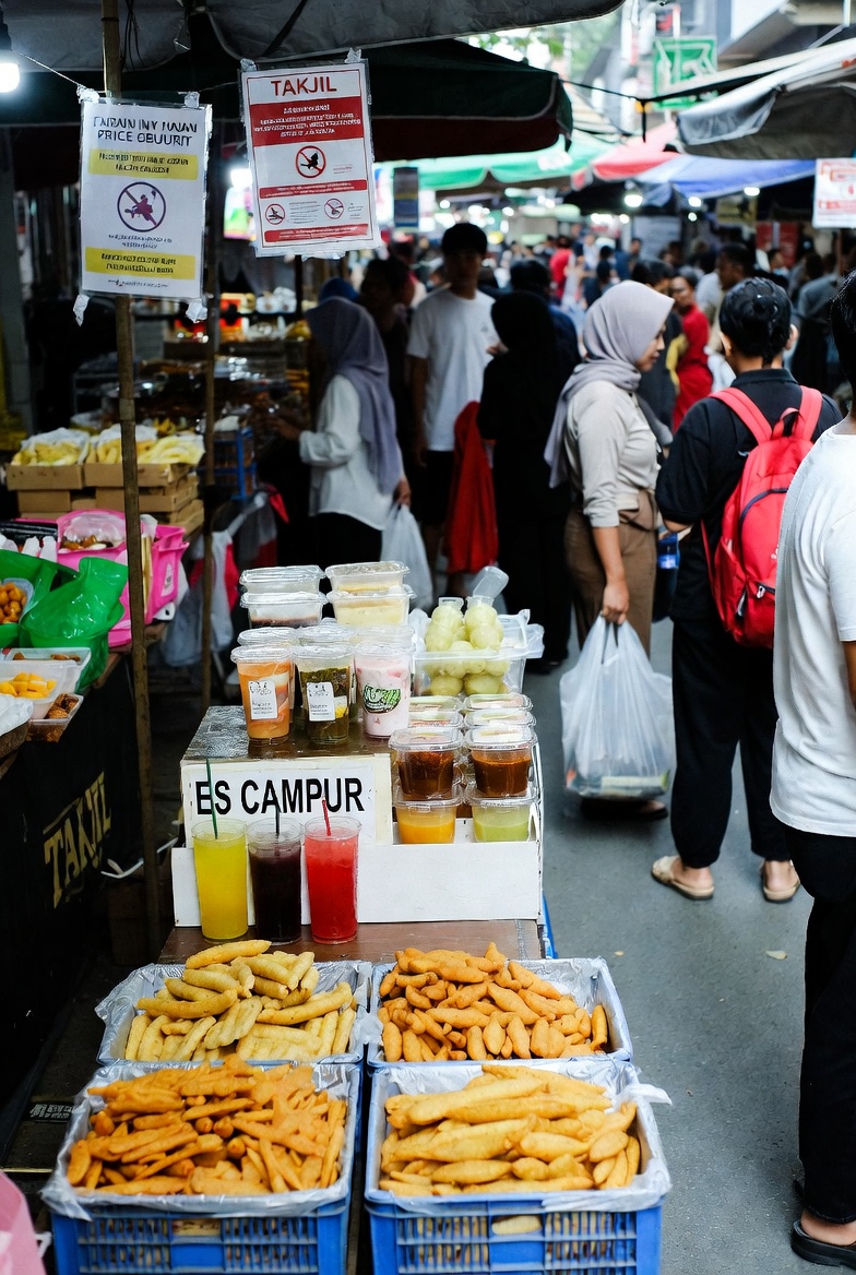 War Takjil Ramadan 2026 Masih Ramai, Tapi Pedagang di Bogor Keluhkan Pembeli Tak Seramai Dulu – Harga Bahan Pokok Naik Tekan Omzet